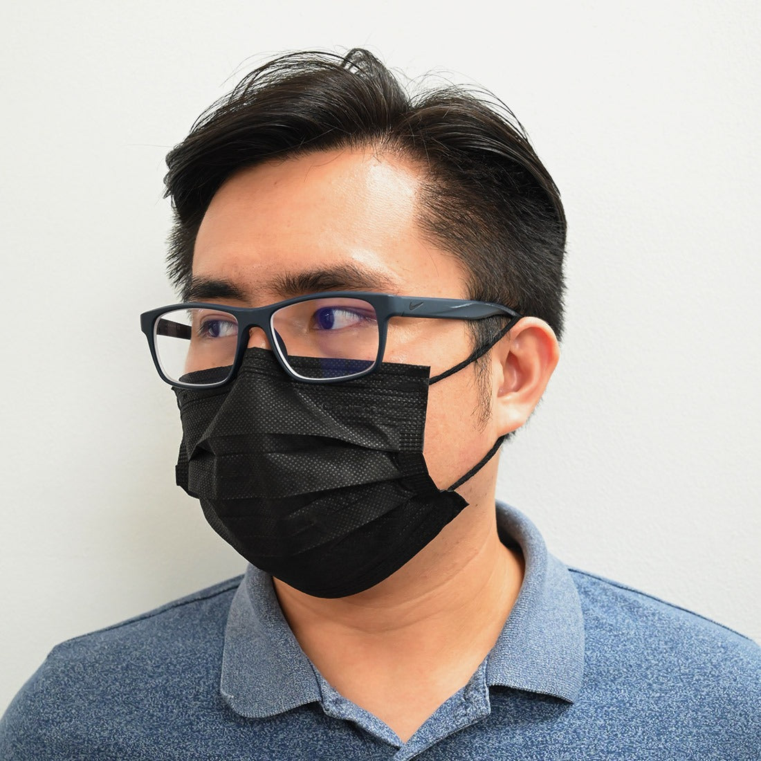 Guy wearing Granzilla black mask